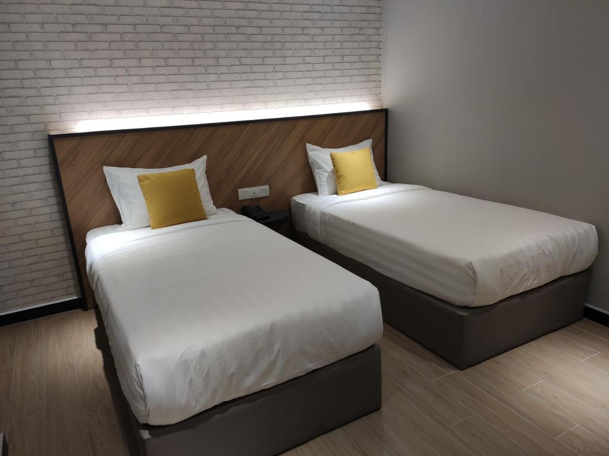 Hotel 99 Seri Kembangan Serdang Kültér fotó